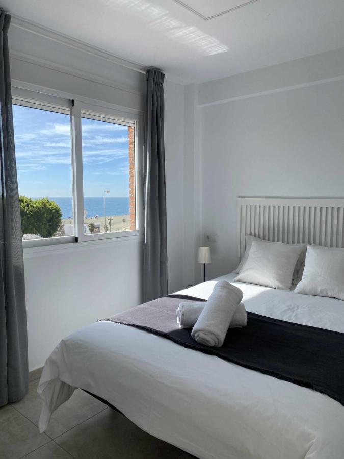 Apartamento 2 Habitaciones Frontal Al Mar 3 Torre Del Mar Esterno foto